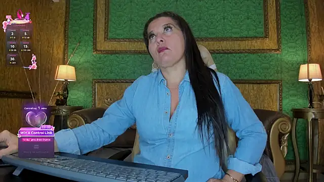Snapshot of Agata_Jade chatting on 07.14.26 Agata Jade online show from 07.14.26