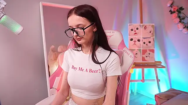 Snapshot of AliciaCore chatting on 04.27.26 AliciaCore online show from 04.27.26
