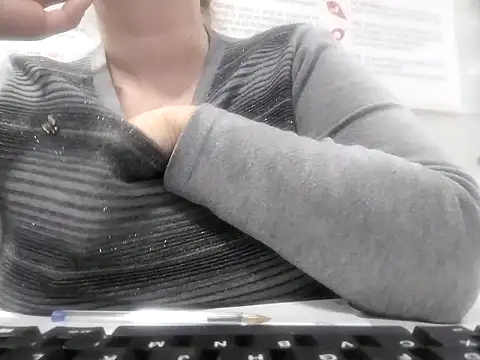 Snapshot of Cuginetti chatting on 04.28.26 Cuginetti online show from 04.28.26