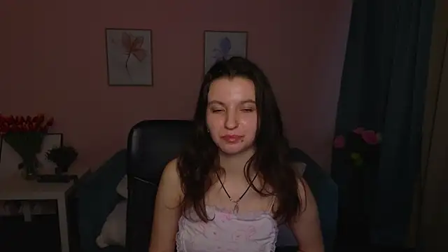 Snapshot of BelovedAlice chatting on 04.25.26 BelovedAlice online show from 04.25.26