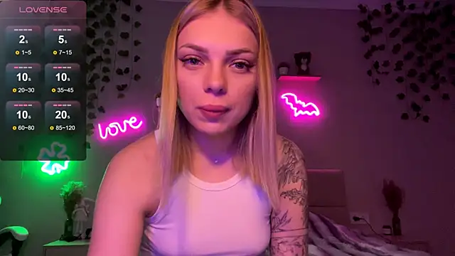Snapshot of CandyRass chatting on 05.24.26 CandyRass online show from 05.24.26