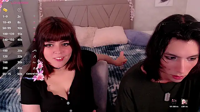 Snapshot of raven_n_matt chatting on 05.09.26 raven n matt online show from 05.09.26