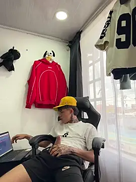 Jackdaniel001  online show from 05.17.26