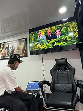 Jackdaniel001  online show from 05.28.26