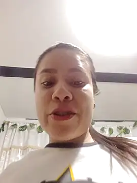 Snapshot of Nicol_Alvarez1 chatting on 04.27.26 Nicol Alvarez1 online show from 04.27.26