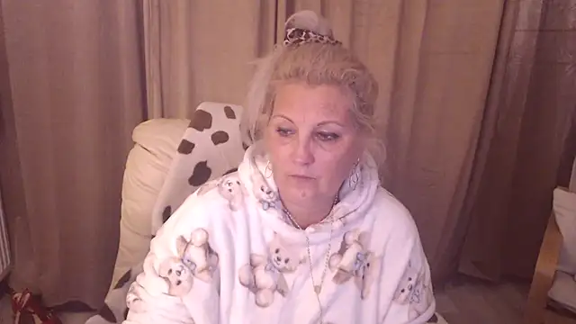 Divineblond online show from 11.07.25