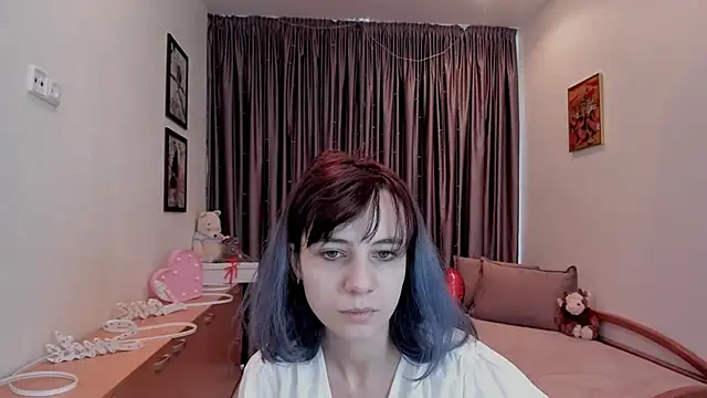 Snapshot of MiniLysii chatting on 04.25.26 MiniLysii online show from 04.25.26
