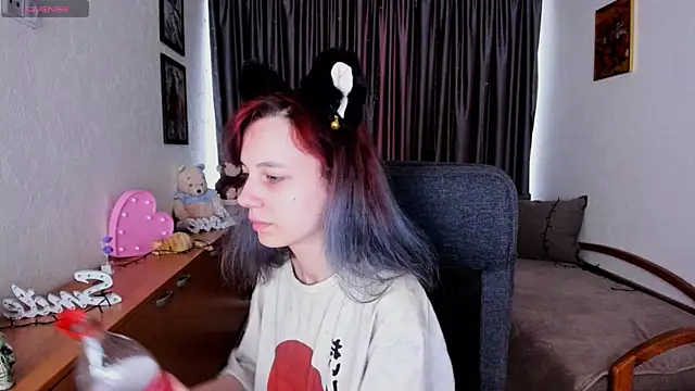 Snapshot of MiniLysii chatting on 07.22.26 MiniLysii online show from 07.22.26