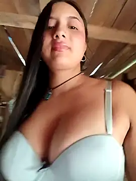 Snapshot of Soffia-zapata chatting on 05.15.26 Soffia-zapata online show from 05.15.26