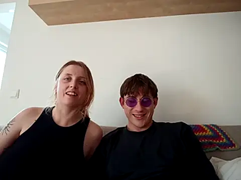 Goldensummar online show from 04.28.26