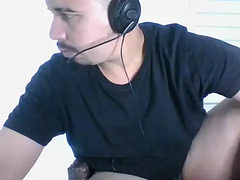 Snapshot of feboapolo chatting on 04.29.26 feboapolo online show from 04.29.26