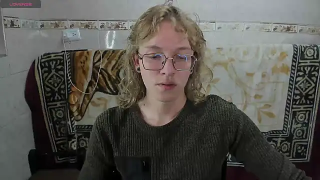 Snapshot of Jinnbooky chatting on 06.22.26 Jinnbooky online show from 06.22.26