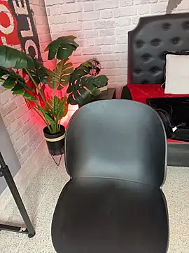 Snapshot of EmmaExoticaXXX chatting on 05.19.26 EmmaExoticaXXX online show from 05.19.26