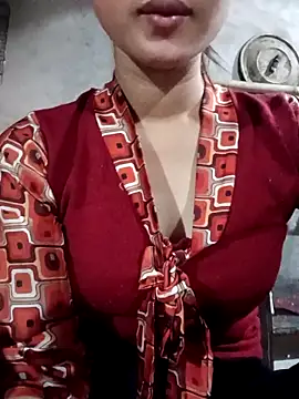 Snapshot of Rosie_LoveUU chatting on 04.30.26 Rosie LoveUU online show from 04.30.26