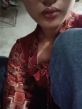 Snapshot of Rosie_LoveUU chatting on 05.11.26 Rosie LoveUU online show from 05.11.26