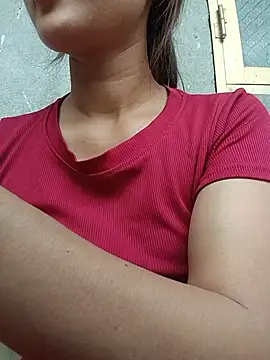 Snapshot of Rosie_LoveUU chatting on 05.19.26 Rosie LoveUU online show from 05.19.26