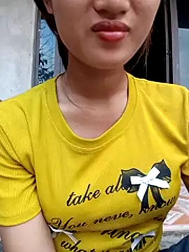 Snapshot of Rosie_LoveUU chatting on 05.20.26 Rosie LoveUU online show from 05.20.26