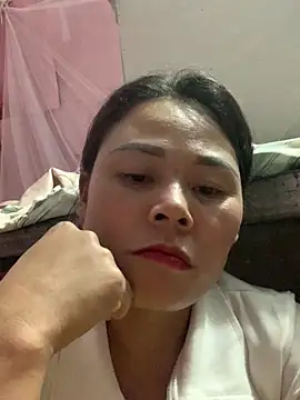 Snapshot of Helen-baby chatting on 04.25.26 Helen-baby online show from 04.25.26
