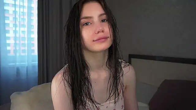 Snapshot of KasiReitan chatting on 06.16.26 KasiReitan online show from 06.16.26