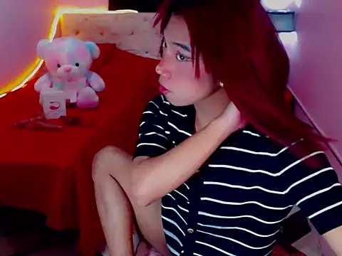 Snapshot of URsexyLylia chatting on 05.08.26 URsexyLylia online show from 05.08.26