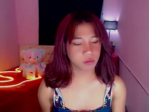 Snapshot of URsexyLylia chatting on 05.24.26 URsexyLylia online show from 05.24.26