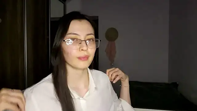 Snapshot of AshleyTropiano chatting on 06.02.26 AshleyTropiano online show from 06.02.26