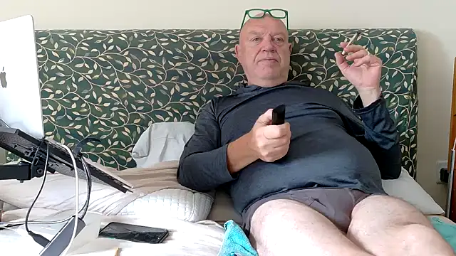 Snapshot of KinkCentral chatting on 06.19.26 KinkCentral online show from 06.19.26