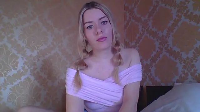 Snapshot of Softy_Aura_ chatting on 05.14.26 Softy Aura online show from 05.14.26
