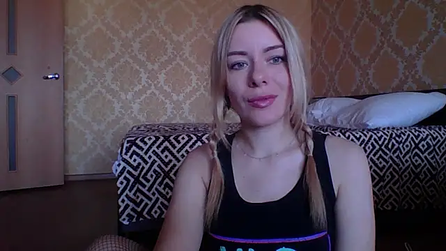 Snapshot of Softy_Aura_ chatting on 05.27.26 Softy Aura online show from 05.27.26