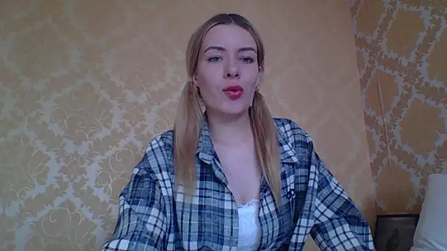 Snapshot of Softy_Aura_ chatting on 06.16.26 Softy Aura online show from 06.16.26