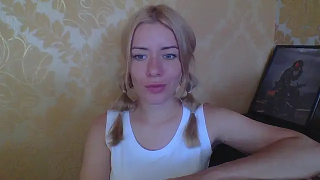 Softy Aura  online show from 07.14.26