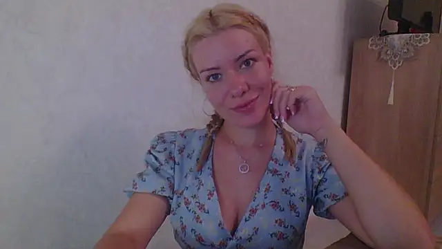 Softy Aura  online show from 08.06.26