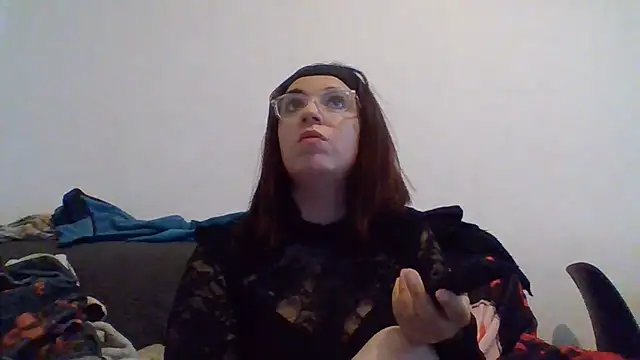 Snapshot of miss16 chatting on 05.18.26 miss16 online show from 05.18.26