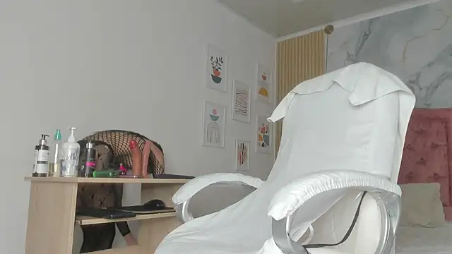 Snapshot of scarletmilzx chatting on 06.26.26 scarletmilzx online show from 06.26.26