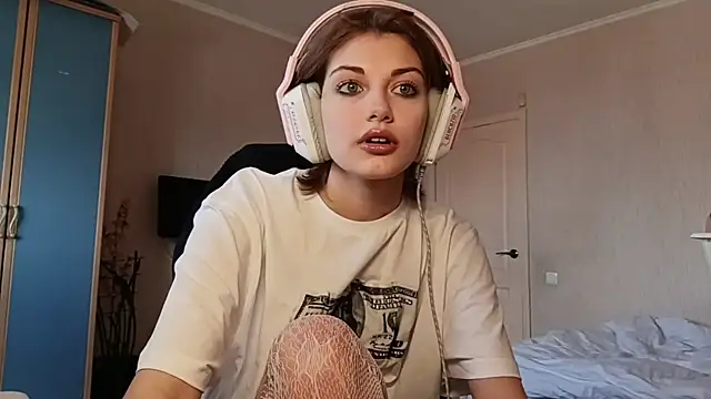 LinaFlamie online show from 04.25.26