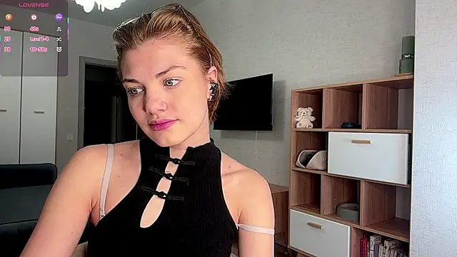 Snapshot of LinaFlamie chatting on 07.17.26 LinaFlamie online show from 07.17.26
