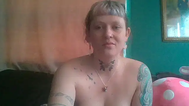 Snapshot of RosieSwitchBitch chatting on 05.07.26 RosieSwitchBitch online show from 05.07.26