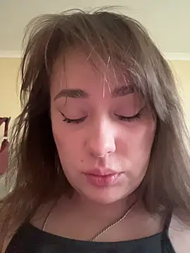 Snapshot of BettyRussian chatting on 04.28.26 BettyRussian online show from 04.28.26