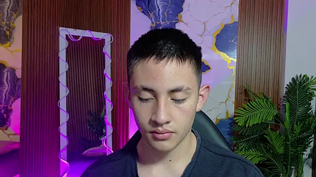 Snapshot of Andres_Tay chatting on 05.18.26 Andres Tay online show from 05.18.26