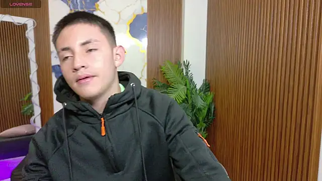 Snapshot of Andres_Tay chatting on 06.15.26 Andres Tay online show from 06.15.26