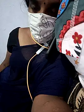 Snapshot of Tamil_Hot_HoneyBee chatting on 05.08.26 Tamil Hot HoneyBee online show from 05.08.26