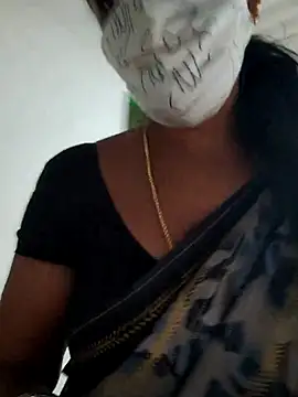 Snapshot of Tamil_Hot_HoneyBee chatting on 05.09.26 Tamil Hot HoneyBee online show from 05.09.26
