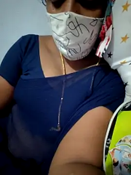 Snapshot of Tamil_Hot_HoneyBee chatting on 05.12.26 Tamil Hot HoneyBee online show from 05.12.26