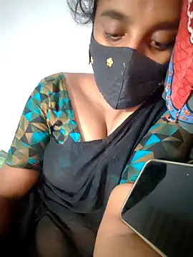 Snapshot of Tamil_Hot_HoneyBee chatting on 05.14.26 Tamil Hot HoneyBee online show from 05.14.26