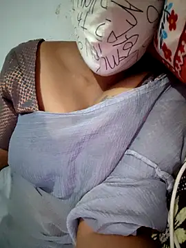 Snapshot of Tamil_Hot_HoneyBee chatting on 05.26.26 Tamil Hot HoneyBee online show from 05.26.26