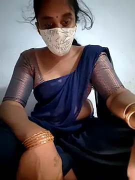 Snapshot of Tamil_Hot_HoneyBee chatting on 06.13.26 Tamil Hot HoneyBee online show from 06.13.26