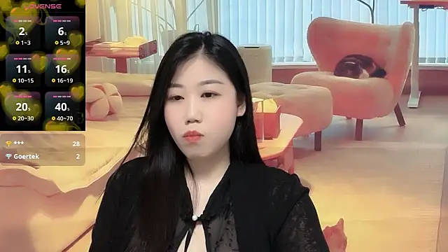 Snapshot of F-Yuwei chatting on 04.25.26 F-Yuwei online show from 04.25.26