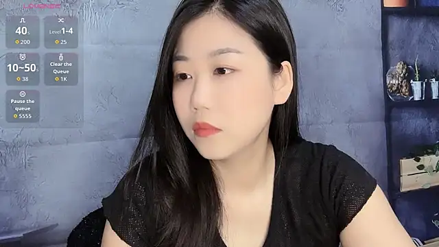 Snapshot of F-Yuwei chatting on 04.30.26 F-Yuwei online show from 04.30.26