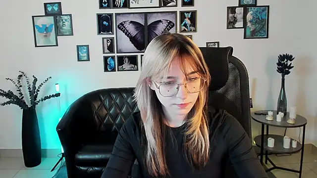 Snapshot of NyxCalderra chatting on 05.21.26 NyxCalderra online show from 05.21.26