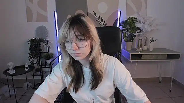 Snapshot of NyxCalderra chatting on 06.03.26 NyxCalderra online show from 06.03.26
